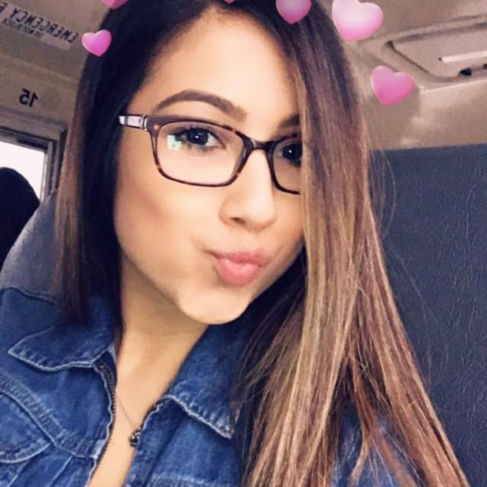 Meet your Posher, Deisy